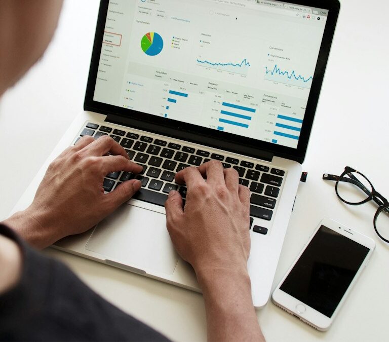 كيف تحوّل متابعي السوشيال ميديا إلى عملاء فعليين